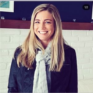 Meet your Posher, Caitlin